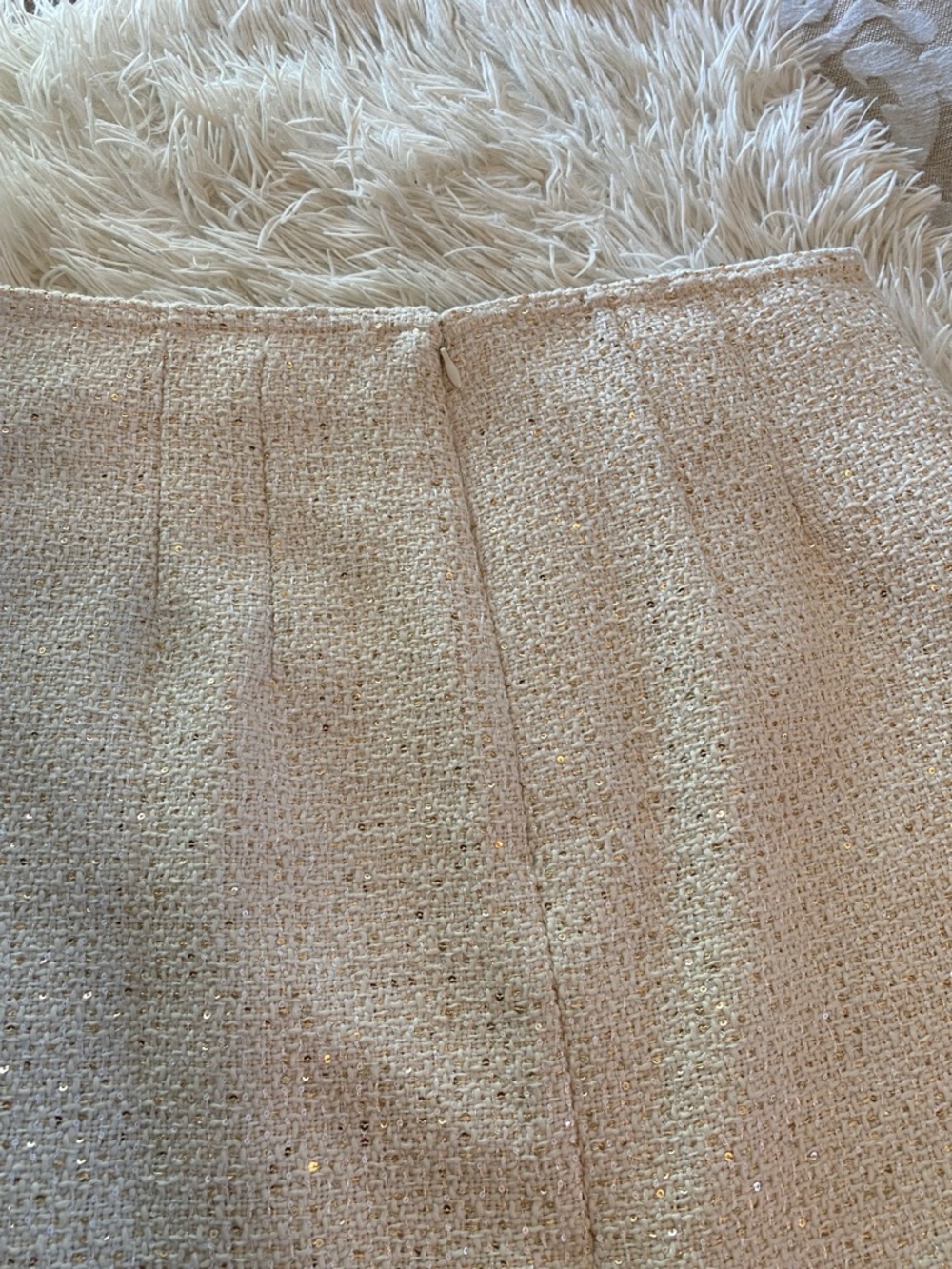 Ann Taylor Cream Tweed Mini Skirt Gold Thread Size 8 Elegant Luxe - Picture 9 of 12